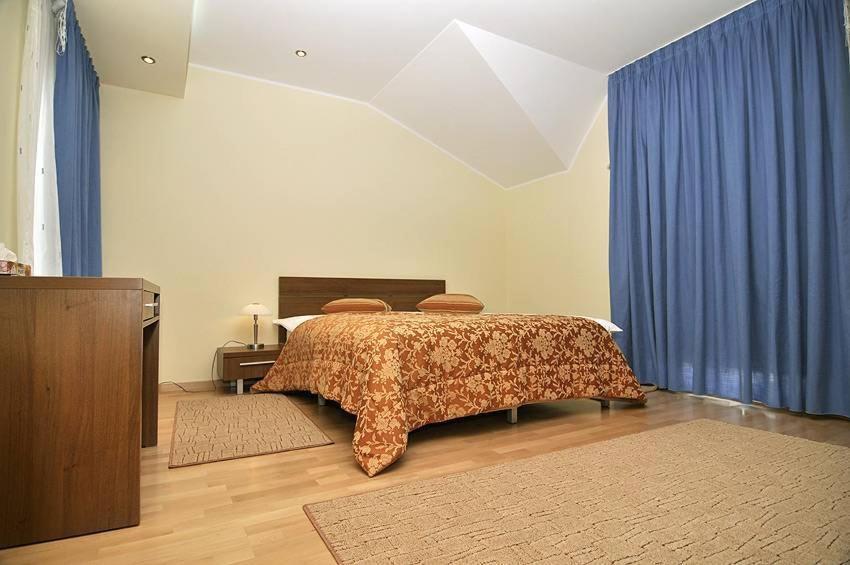 Villa Vitoria Giroc Pokoj fotografie